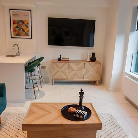 Luxury Apartment: City Centre, Stylish, Modern Τσέστερ Εξωτερικό φωτογραφία