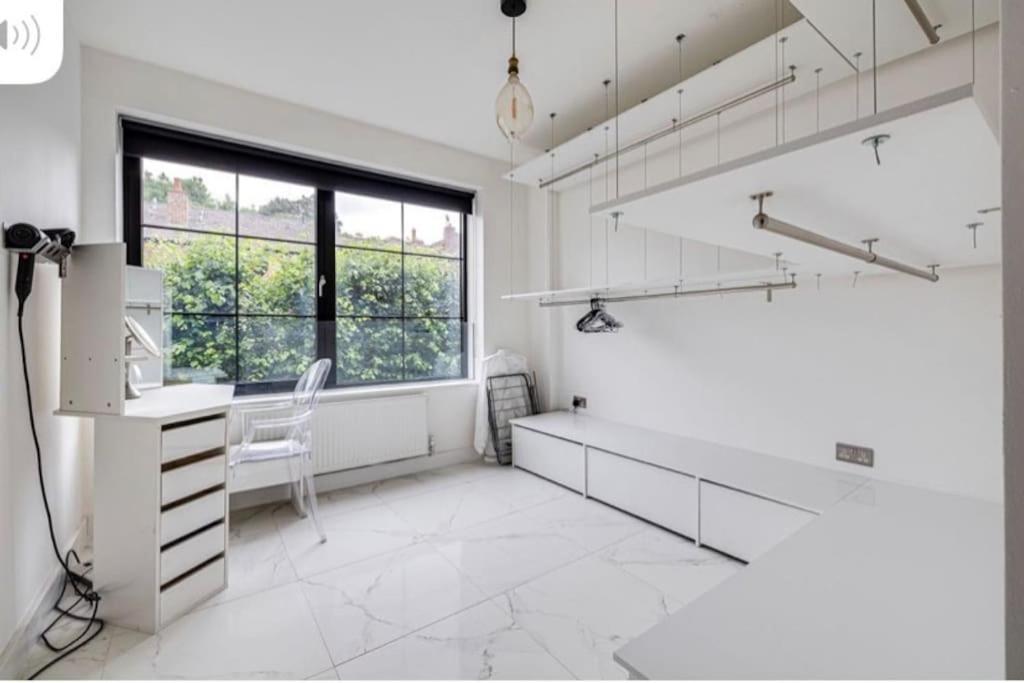 Luxury Apartment: City Centre, Stylish, Modern Τσέστερ Εξωτερικό φωτογραφία